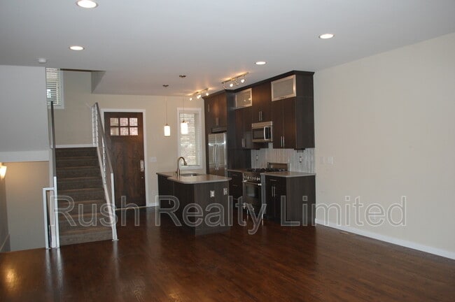 Building Photo - 522 University Blvd