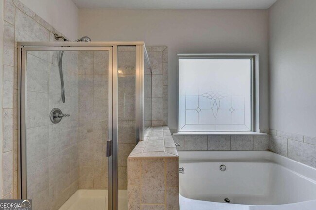 Building Photo - 648 Georgia Way