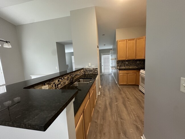 Building Photo - 707 Genesee Dr
