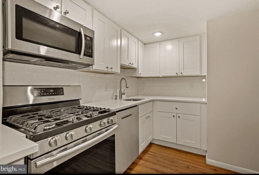 Building Photo - 1524 Northgate Sq