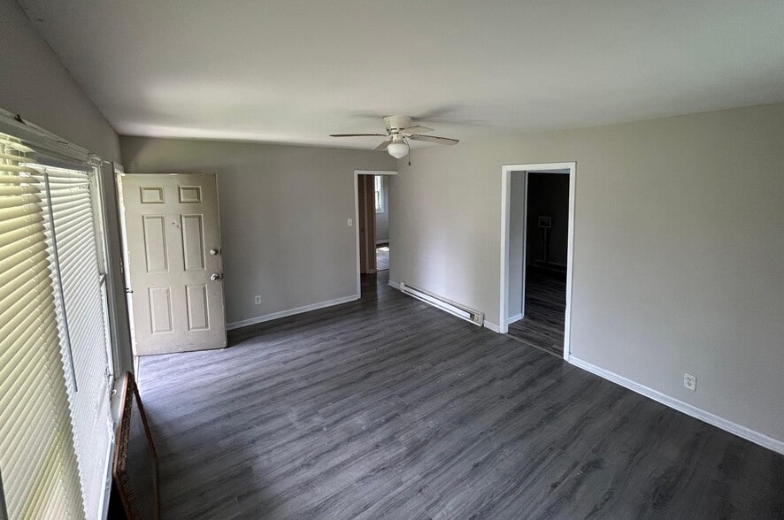 Building Photo - 2950 N Colorado Ave