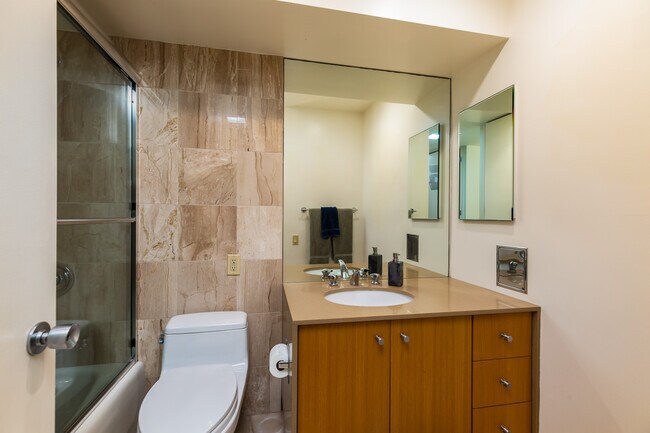 Building Photo - 3200 6th Ave