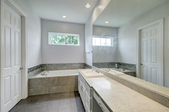 Building Photo - 4626 Braeburn Dr