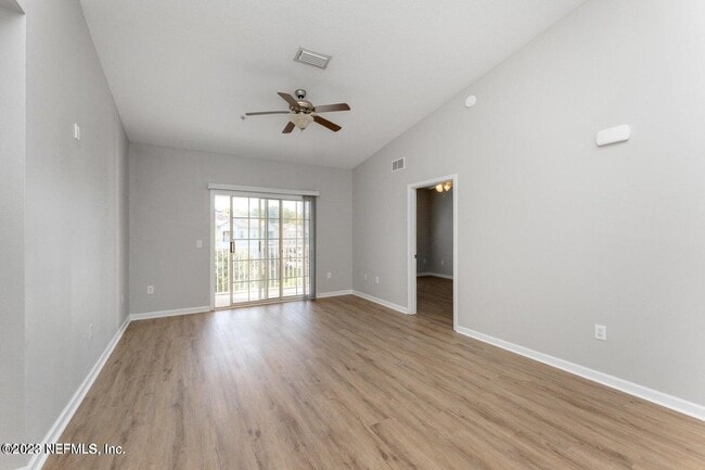 Building Photo - 8226 Green Parrot Rd
