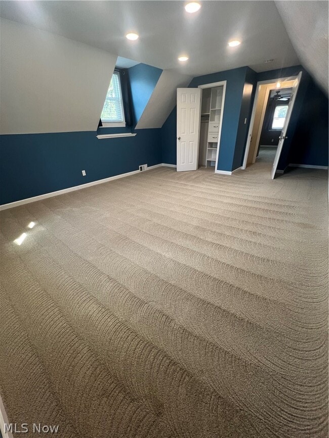 Building Photo - 1945 Chatam St