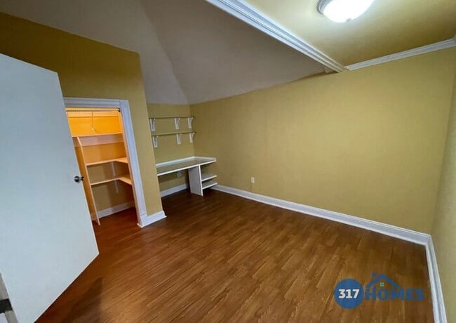 Building Photo - Completely renovated 2 bedroom 1 bath Dupl...