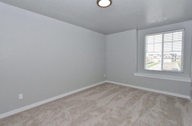 Building Photo - Immaculate & Spacious Home in West Meridian