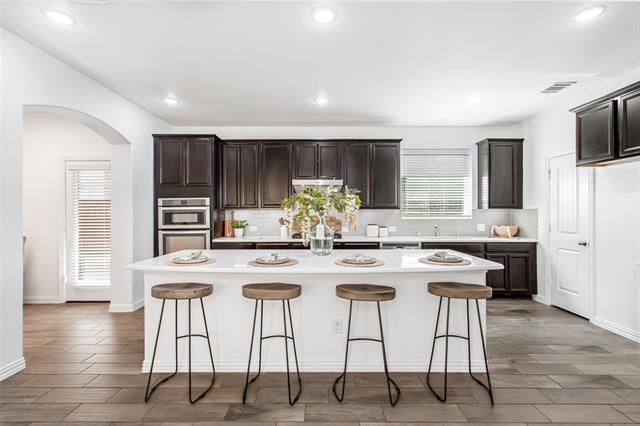 Building Photo - 2104 Miramar Dr