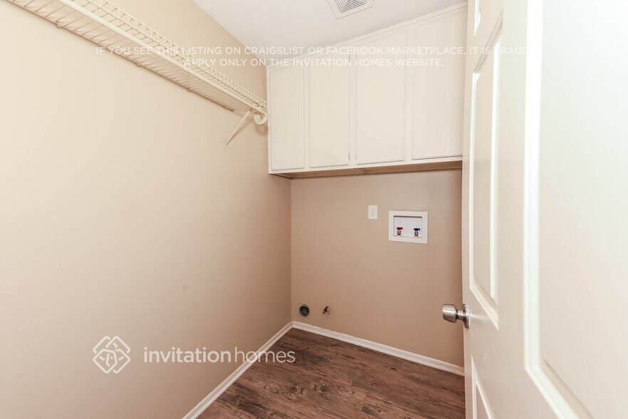Building Photo - 39402 Calistoga Dr
