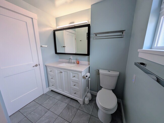 Building Photo - Refined 4BR House + private office, EV, ga...