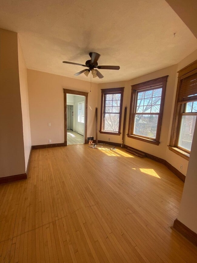 Building Photo - 1116 N Central Ave