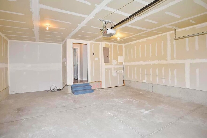 Building Photo - 863 Barclay Cir