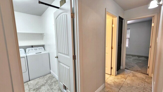 Building Photo - COURTYARD @CIELO VERDE