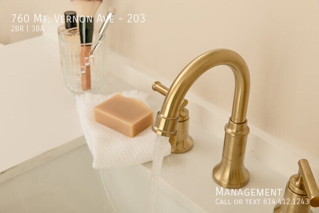 Building Photo - 760 Mt Vernon Ave