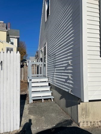 Building Photo - 40 Center St