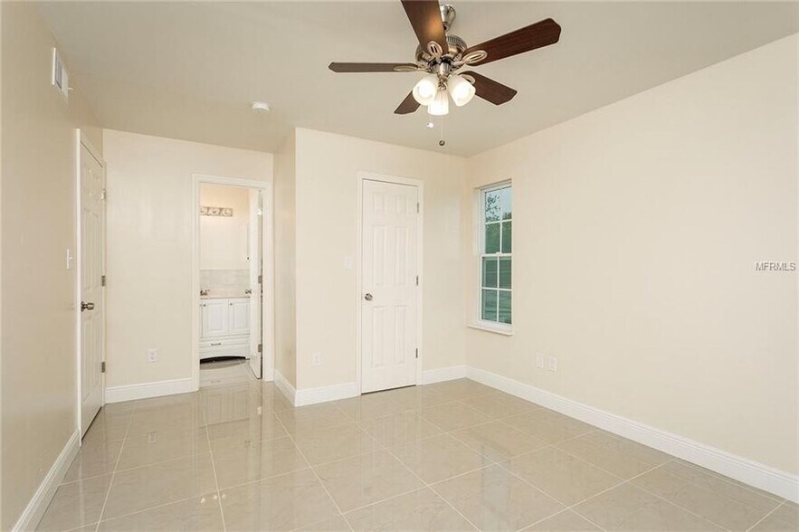 Building Photo - 5600 Devonbriar Way