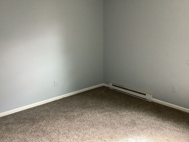 Building Photo - 3 Bedroom 1 Bathroom House