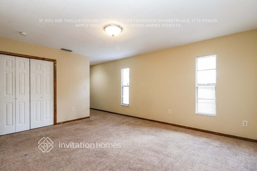 Building Photo - 10992 124th Ave N