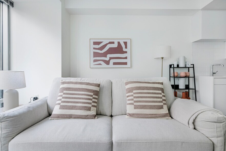 Building Photo - 1335 Boylston St