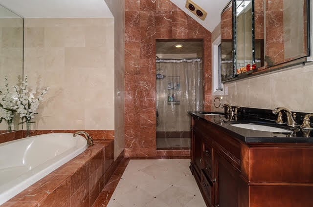 Building Photo - 94 Rice St