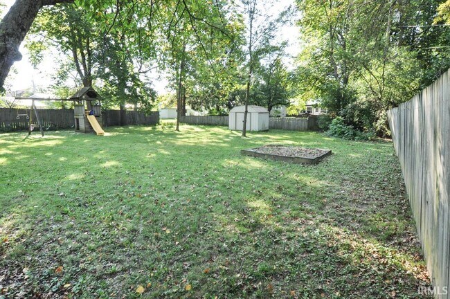 Building Photo - 721 Princess Dr