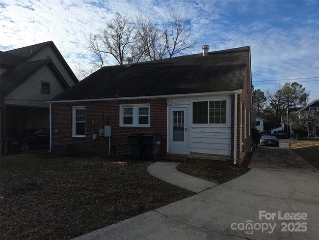 Building Photo - 2409 Commonwealth Ave