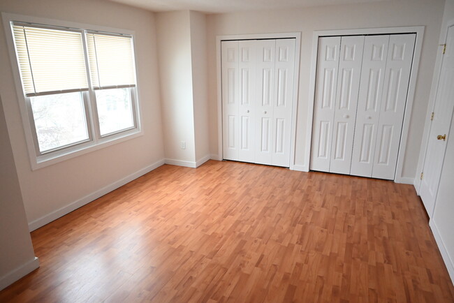 back bedroom - 15 Salem Pl