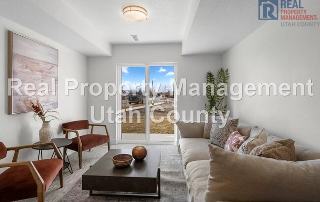 Building Photo - 367 S 610 E