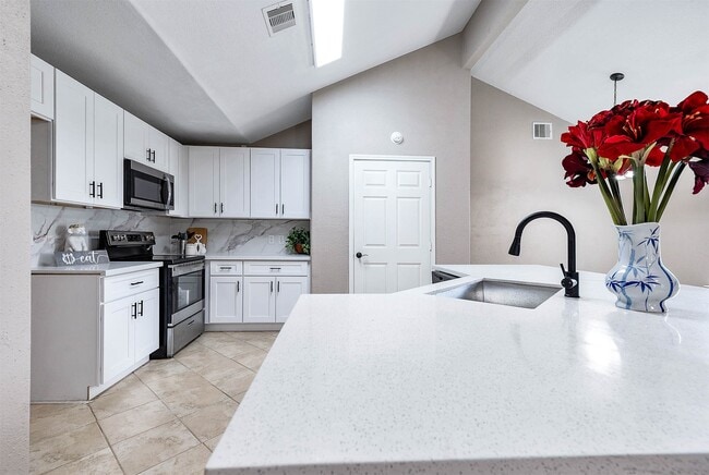 Building Photo - 9510 Barracuda Dr