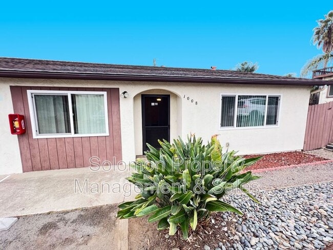 Building Photo - 1008 Santa Fe Dr