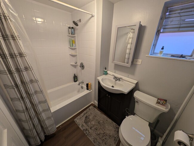 Building Photo - 3 Bedroom/2 Bath House in Lawrenceville --...