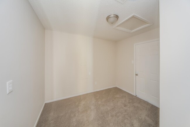 Building Photo - 4368 Burnette Pl