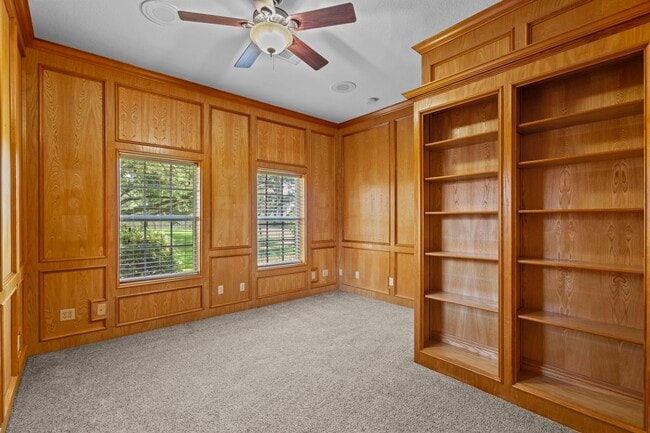 Building Photo - 616 Westwood Cir
