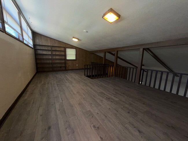 Building Photo - 41 Central Ln