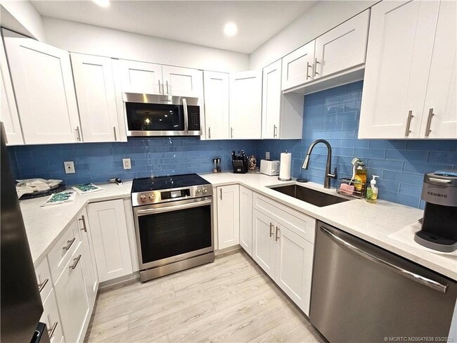 Building Photo - 1357 NE Ocean Blvd