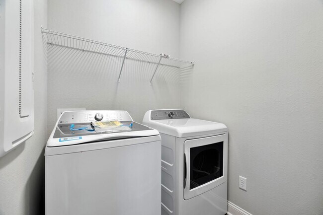 Building Photo - 147 Cool Spgs Ave