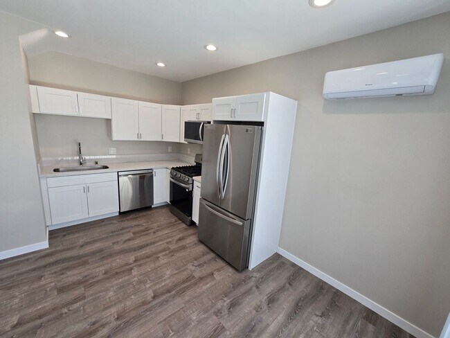 Building Photo - 4 Bed/ 2 Bath. Newly Built in 2023! (Lease...
