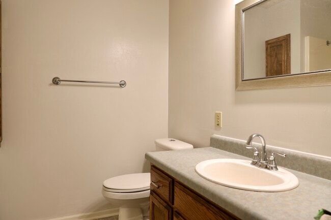 Building Photo - 16280 Hardwood Ln