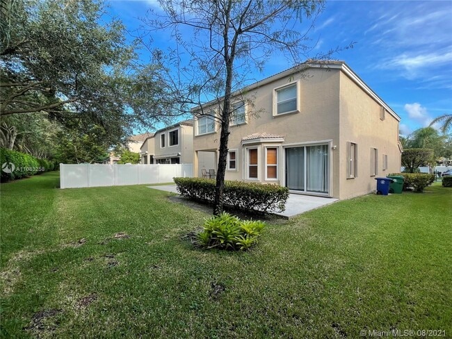 Building Photo - 16331 SW 49th Ct