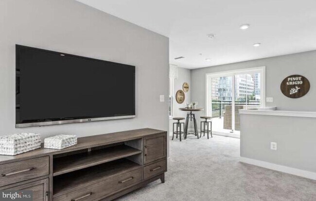 Building Photo - 2926 WATERFRONT Way