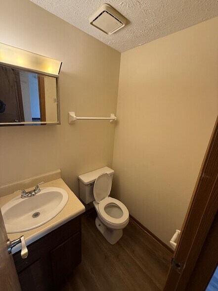 Building Photo - 3479 Westpoint Dr