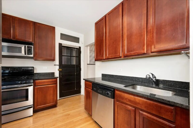 Building Photo - 403 S East Ave