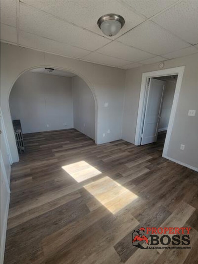 Building Photo - 3843 Euclid Ave