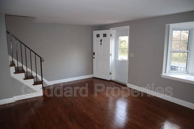 Building Photo - 5916 Northwood Dr