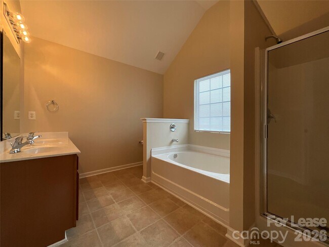 Building Photo - 2301 Trace Creek Dr