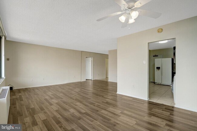 Building Photo - 3705 S George Mason Dr