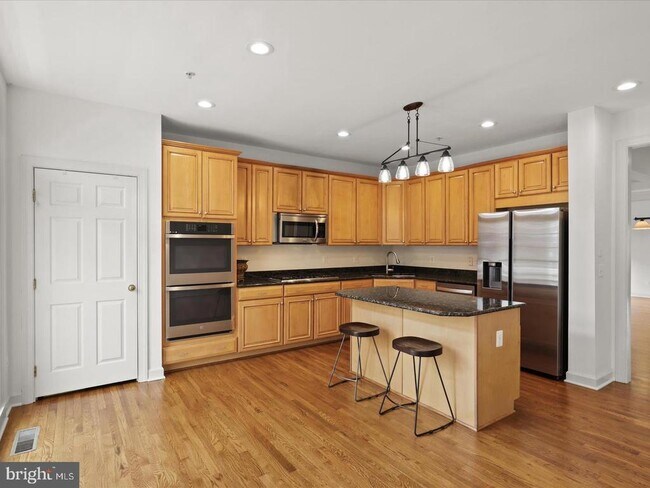 Building Photo - 7980 Vigne Ct