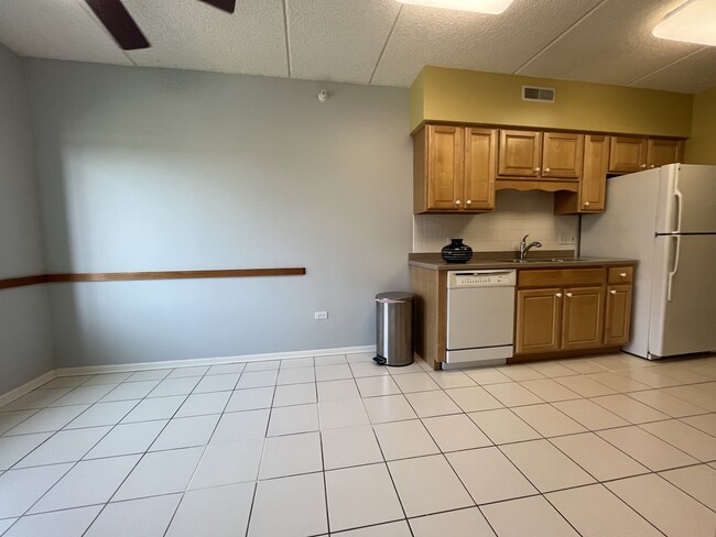 Building Photo - 11 S Wille St