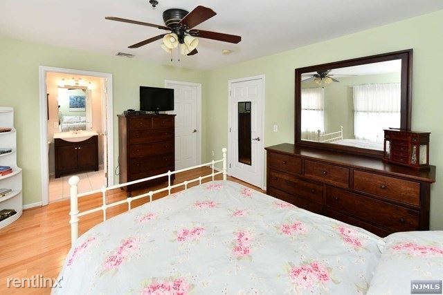 Building Photo - 2 br, 2 bath Condo - 101 Royal Ave