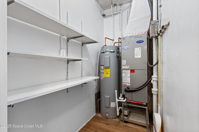 Building Photo - 55 Sea Park Blvd